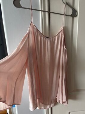 Vince camuto flowy top